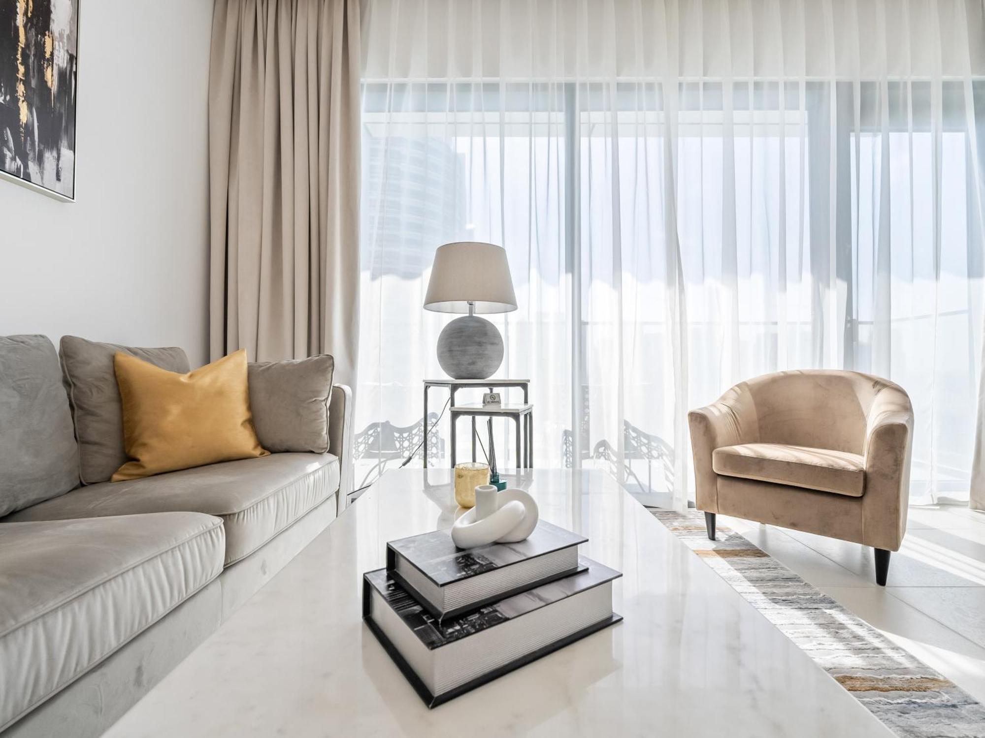 Apartment Hidden Gem, Waterfront Escape With Harbor View Dubai
