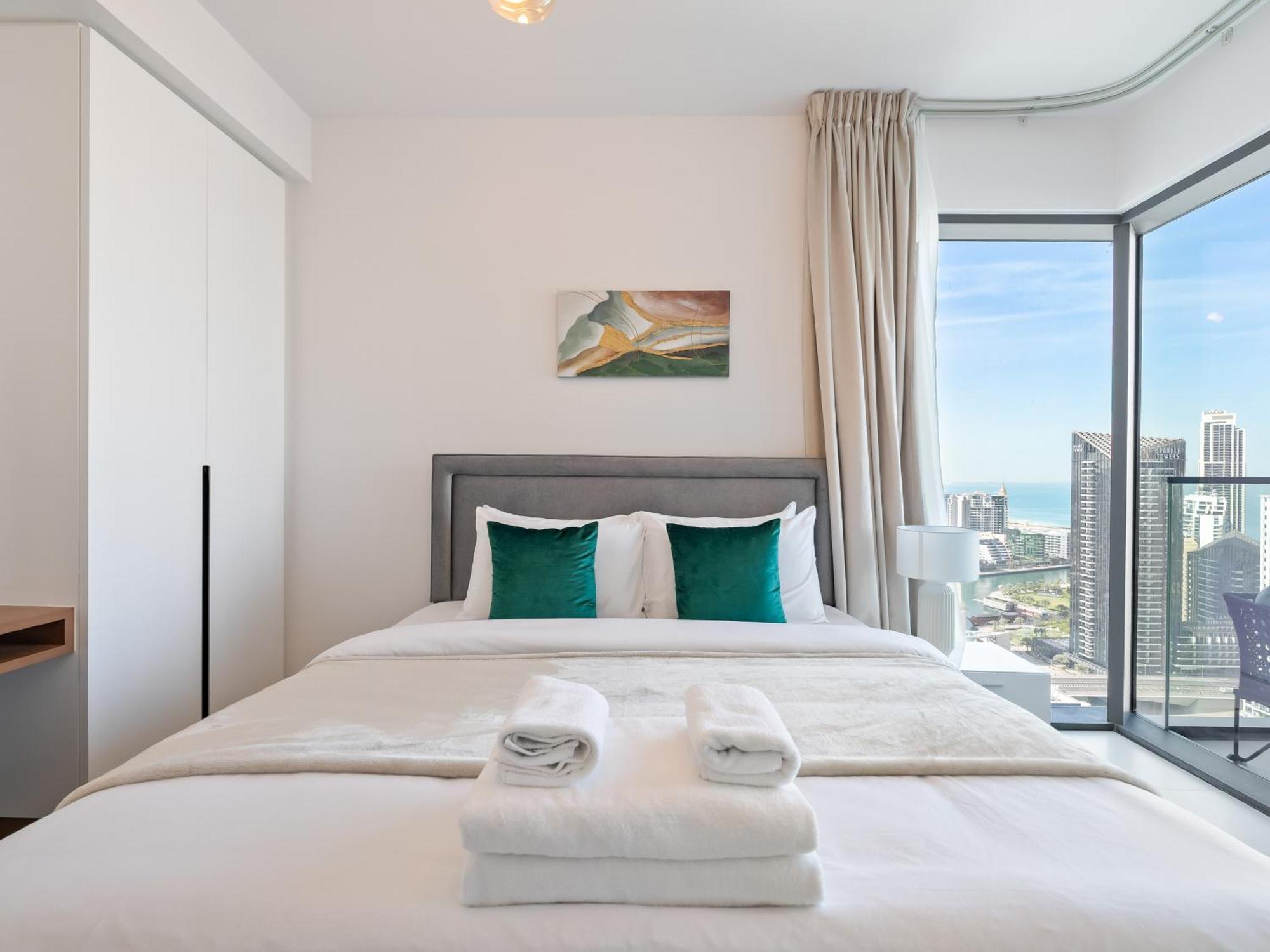 Hidden Gem, Waterfront Escape With Harbor View Apartment Dubai